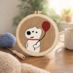 Punch Needle Chien blanc et ballon