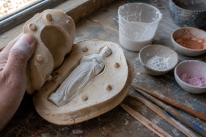 Moule latex pour figurine : éviter les ratés au plâtre